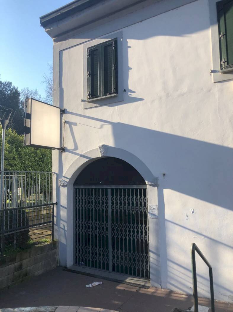 esterno - Negozio via Gaspare Aselli, Pavia - foto 2