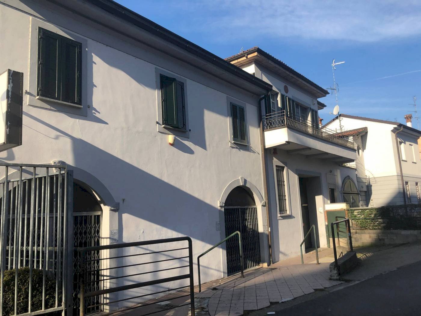 esterno - Negozio via Gaspare Aselli, Pavia - foto 3