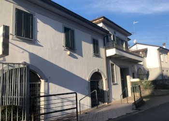 esterno - Shop via Gaspare Aselli, Pavia - photo 3