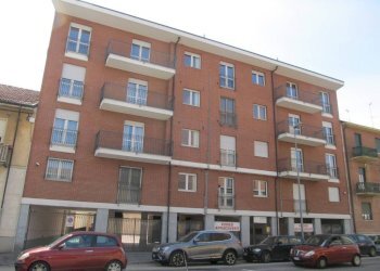 Facciata - Two-room apartment strada Stupinigi, 31, Moncalieri - photo 1