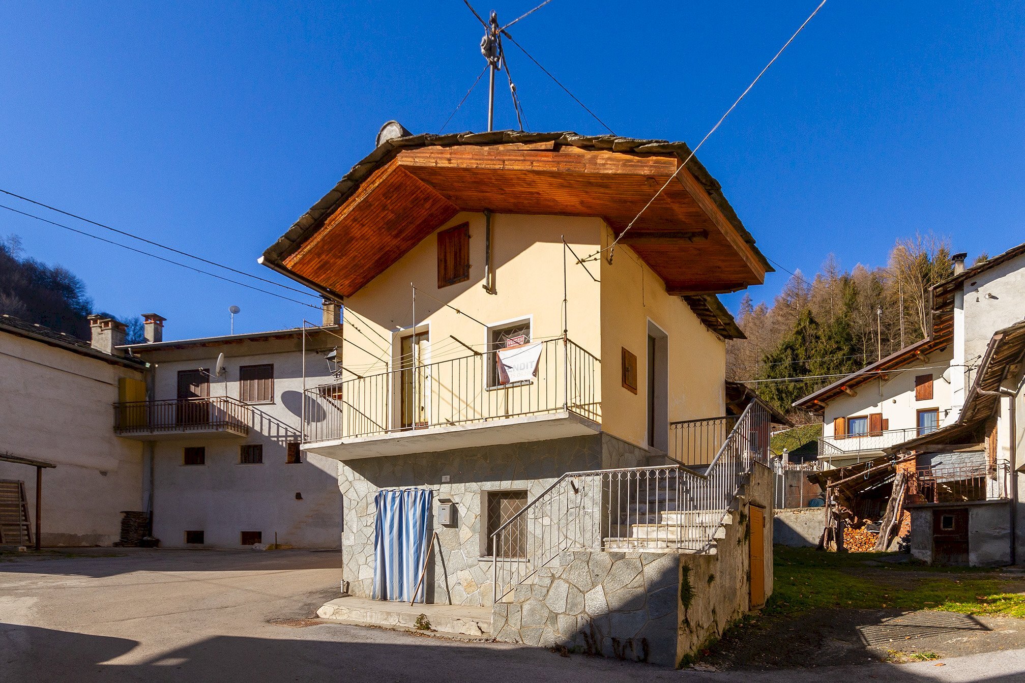 Semi-detached house Via Del Centro, 11, Isasca - photo 1