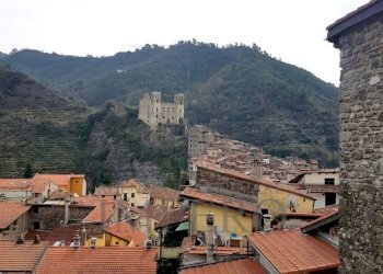 Quadrilocale Via Molinari 16, Dolceacqua - foto 1