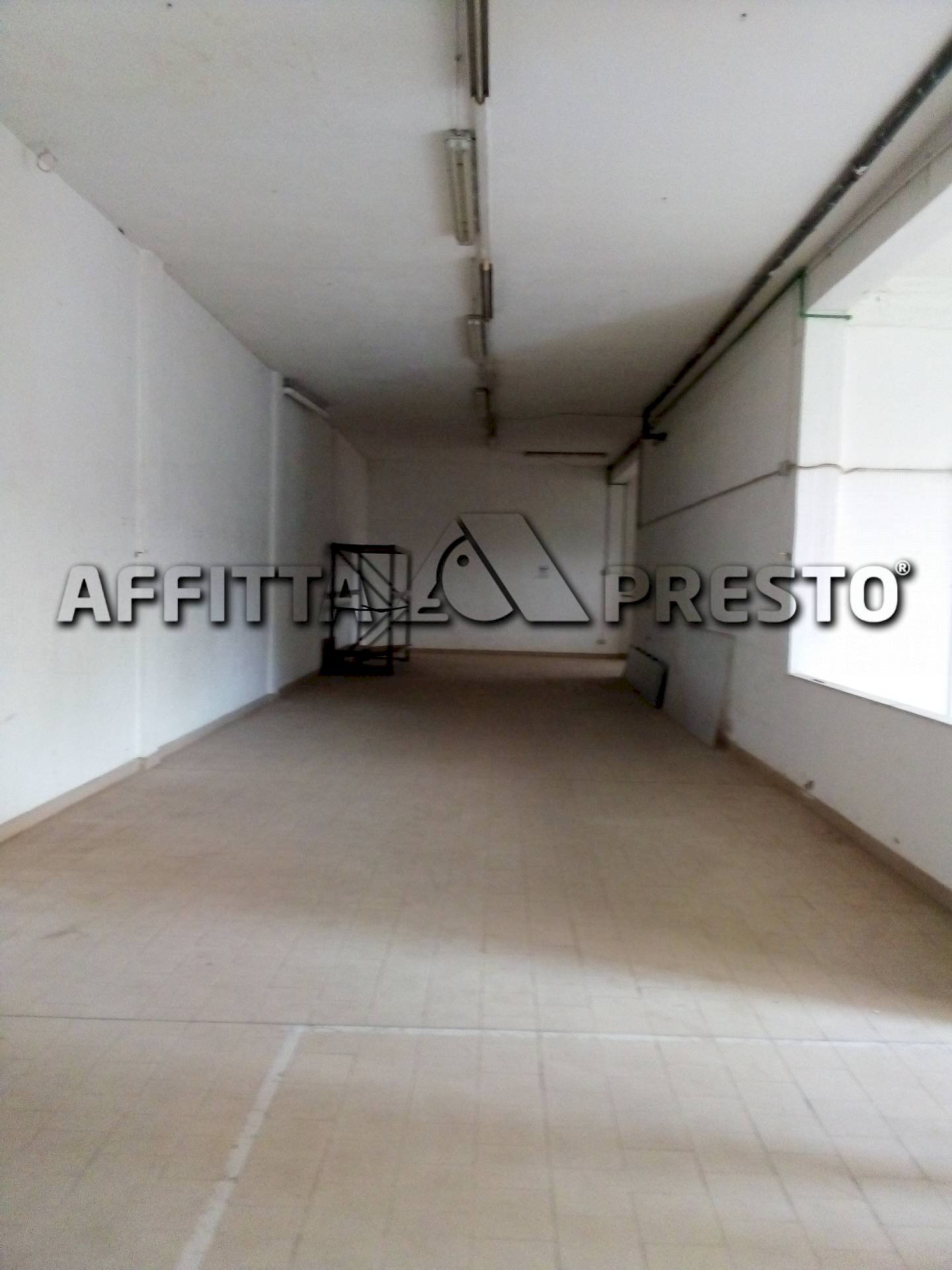 Attività Commerciale Via Verga, Livorno - foto 1