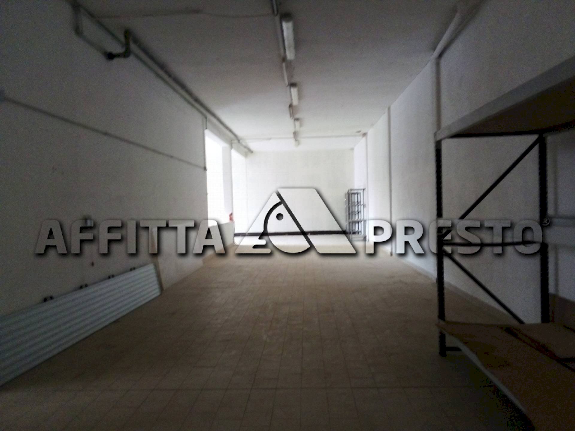 Attività Commerciale Via Verga, Livorno - foto 3