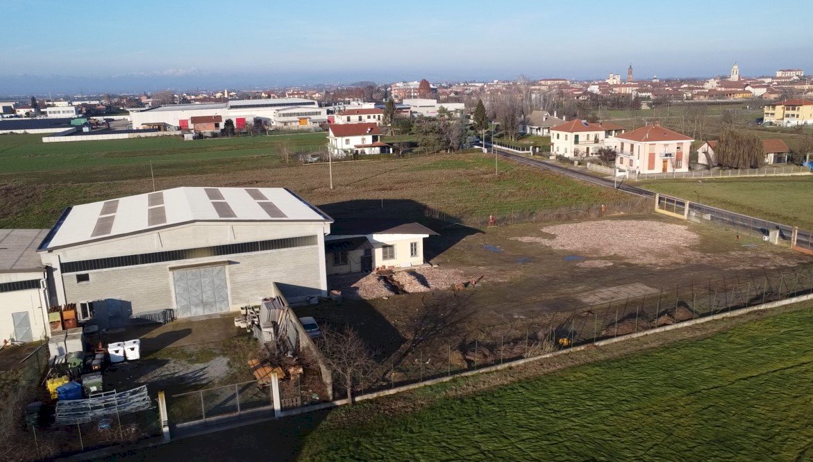 esterno - Capannone Strada per Isolabella, 34, Villanova d'Asti - foto 2