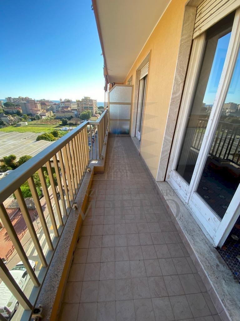Four-room apartment Via Don Bosco, Vallecrosia - photo 1