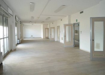 LOCALI - Ufficio via del Chiù, Bologna (zona Saffi) - foto 5