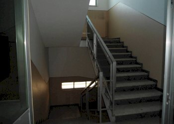 VANO SCALE - Ufficio via del Chiù, Bologna (zona Saffi) - foto 10