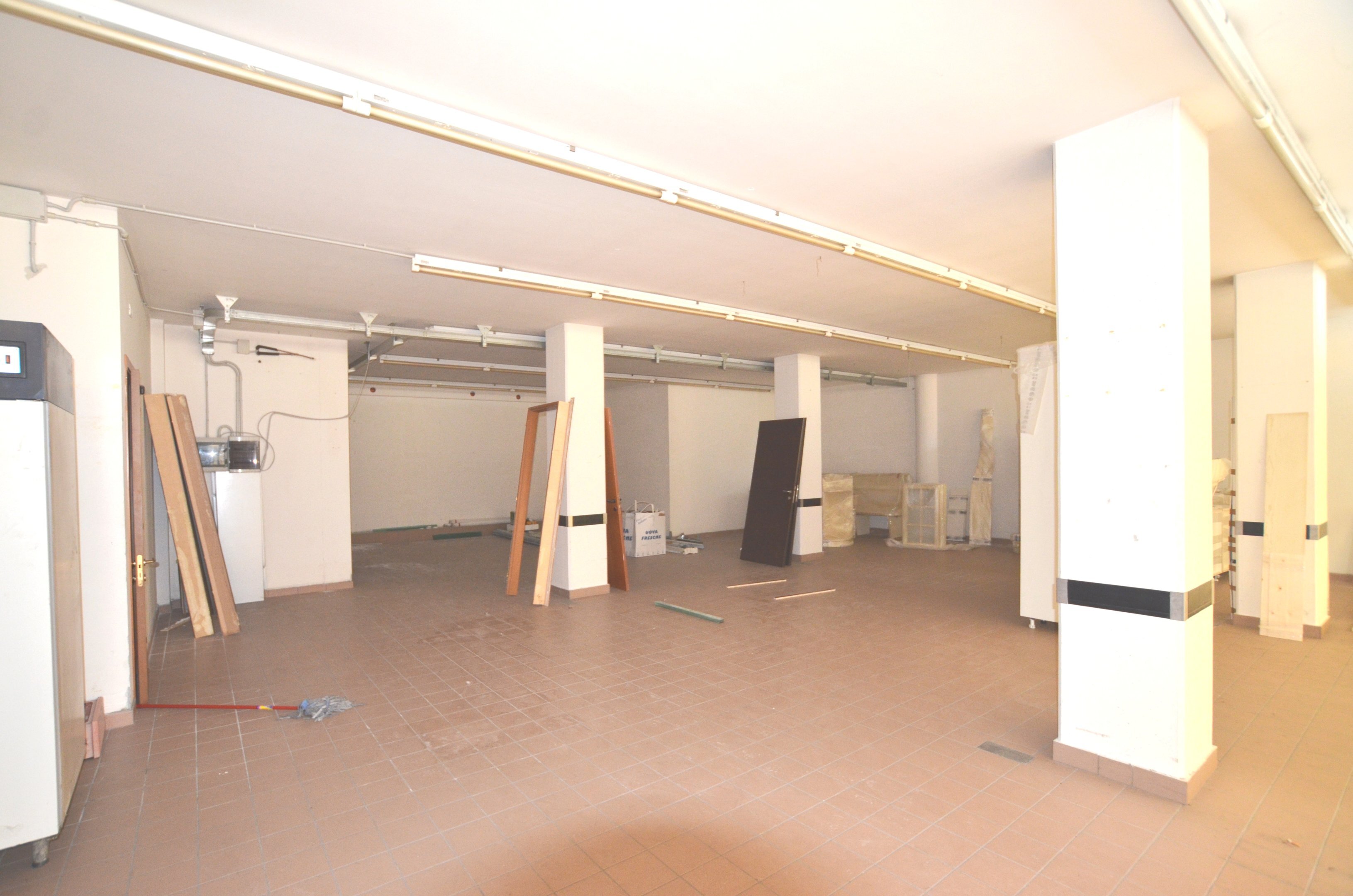 Commercial Premises Viale De Gasperi, Monteprandone - photo 3