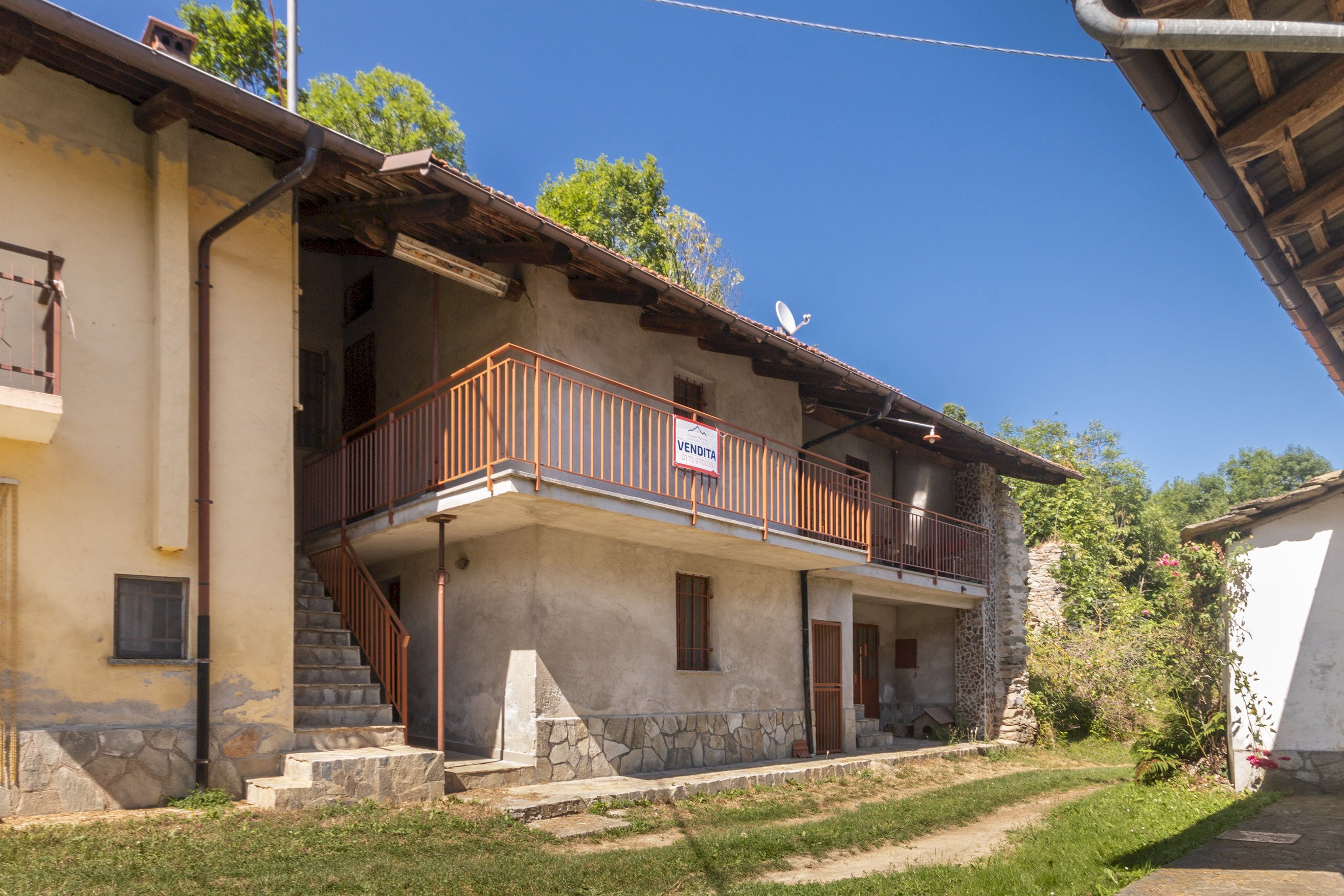 Portion of a house borgata isaia, 17, Venasca - photo 1