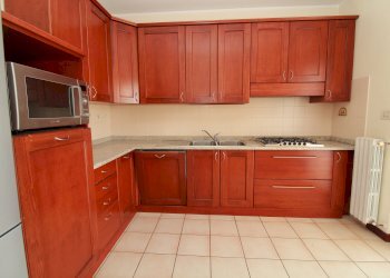 Three-room apartment Via Antonio Giordana, 16, Saluzzo - photo 4