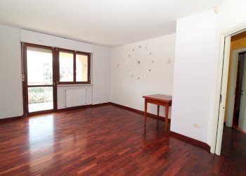 Three-room apartment Via Antonio Giordana, 16, Saluzzo - photo 9