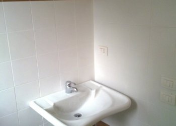 14122009240.jpg - Ufficio via de gasperi, Lucca - foto 14