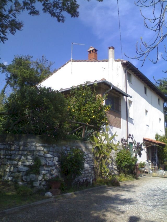 04042008377.jpg - Rustico Via Vecchia di Nozzano, Lucca - foto 3