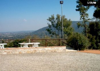 Cortile.jpg - Rustico Via Vecchia di Nozzano, Lucca - foto 23