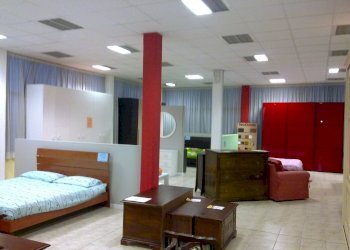 110120112006.jpg - Locale Commerciale Via dei Marmi 67, Viareggio - foto 4