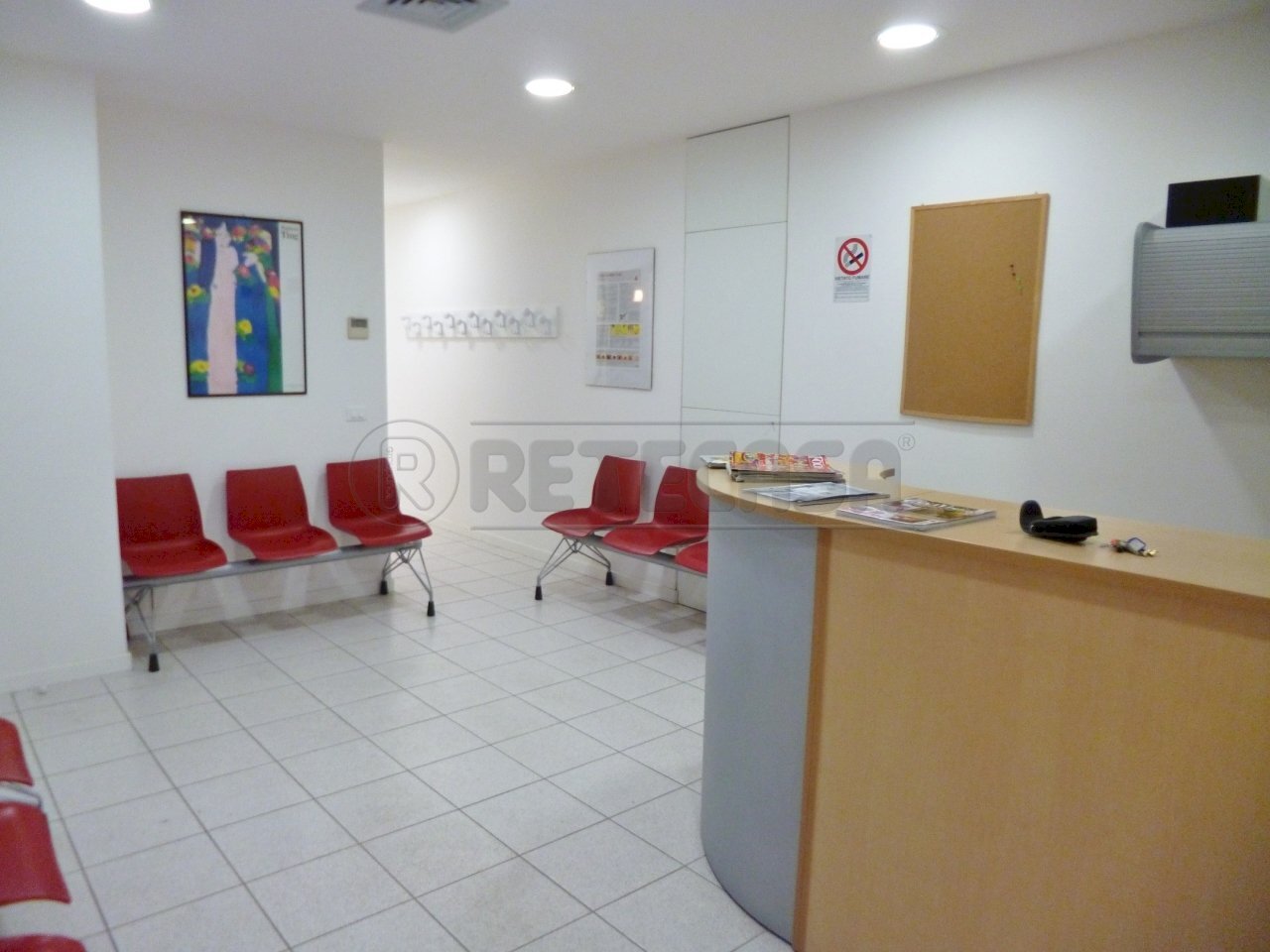 Ambulatorio - sala attesa - ingresso - Ufficio Via XXIV Maggio, Montebello Vicentino - foto 3