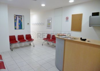 Ambulatorio - sala attesa - ingresso - Ufficio Via XXIV Maggio, Montebello Vicentino - foto 3