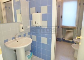 ambulatorio - bagno - Ufficio Via XXIV Maggio, Montebello Vicentino - foto 10