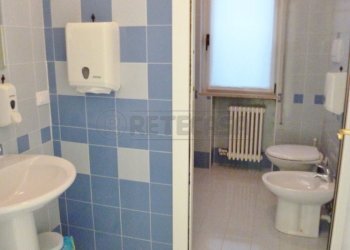 ambulatorio - bagno - Ufficio Via XXIV Maggio, Montebello Vicentino - foto 11