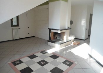 SALA CON CAMINO - Three-room apartment via Madonna dei Boschi, Monghidoro - photo 5