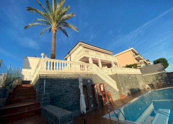 Facciata - Attività Commerciale corso Duca degli Abruzzi, 27, Torino (zona Centro) - foto 18