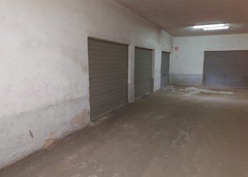 1a8ccd40-f6b3-42cd-b622-5b657bcfa382.JPG - Box Siracusa - foto 2