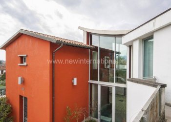Esterni/fronte - Villa via Castellaro, frazione Fontia, Carrara - foto 1