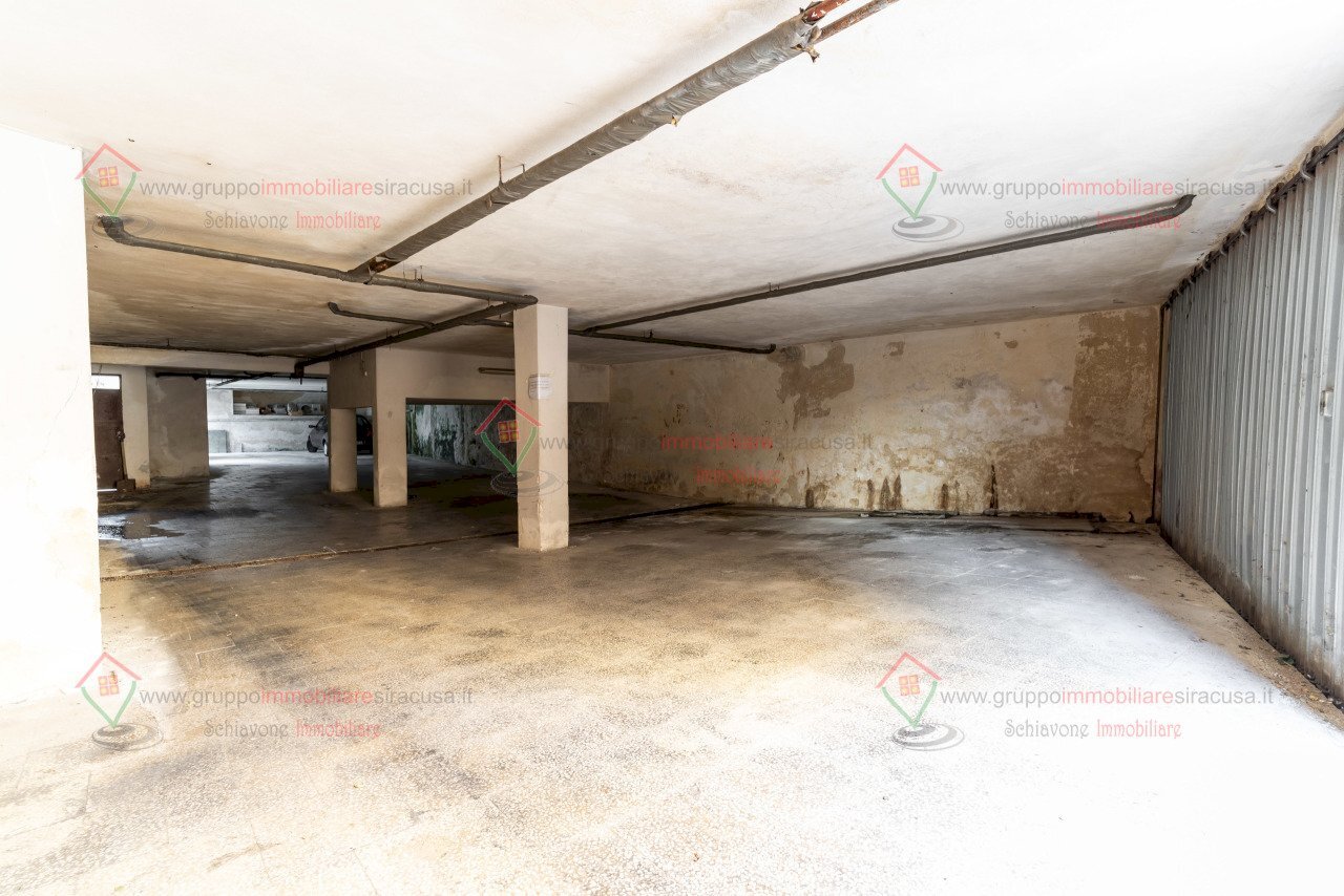 RIC07205-Modifica.jpg - Box Melilli - foto 2