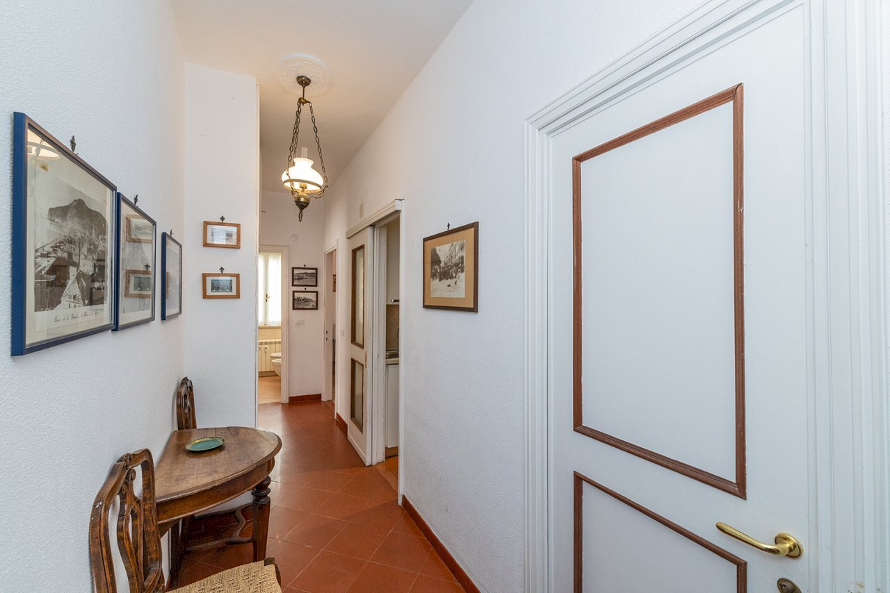 _O2A9827.jpg - Quadrilocale Via Nicolò Saccone, Finale Ligure - foto 2