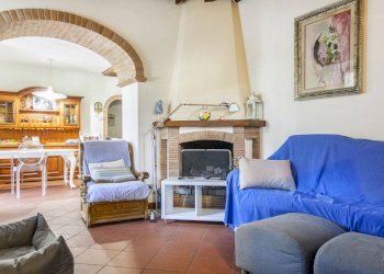 Salotto con camino - Villa via Giuseppe Viner, Forte dei Marmi - foto 5