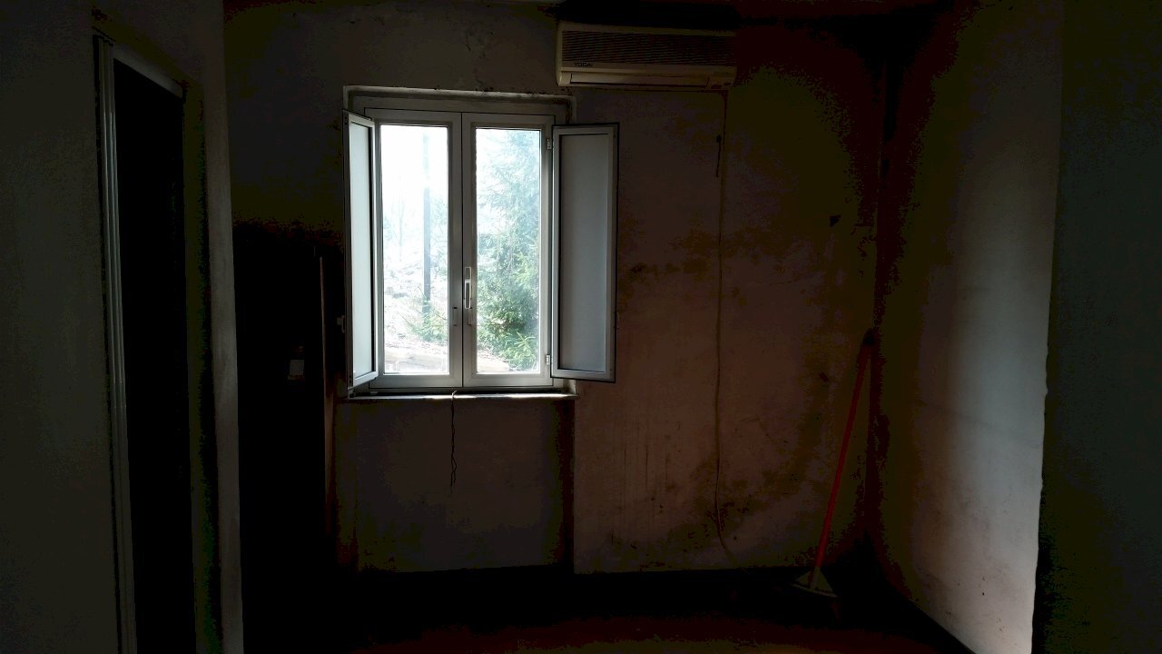 20150319_103616.jpg - Commercial Premises via sarzanese, Lucca - photo 3