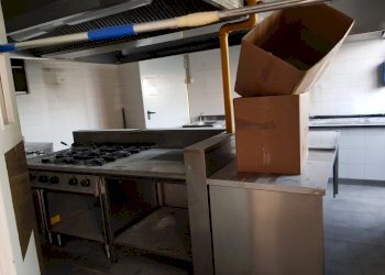 20211025_173336.jpg - Locale Commerciale viale europa, Lucca - foto 5