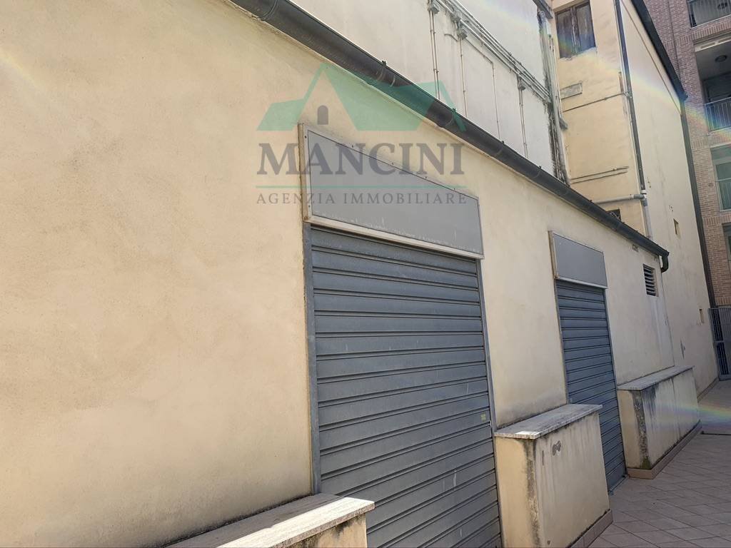 Commercial Premises mura occidentali, Jesi - photo 2