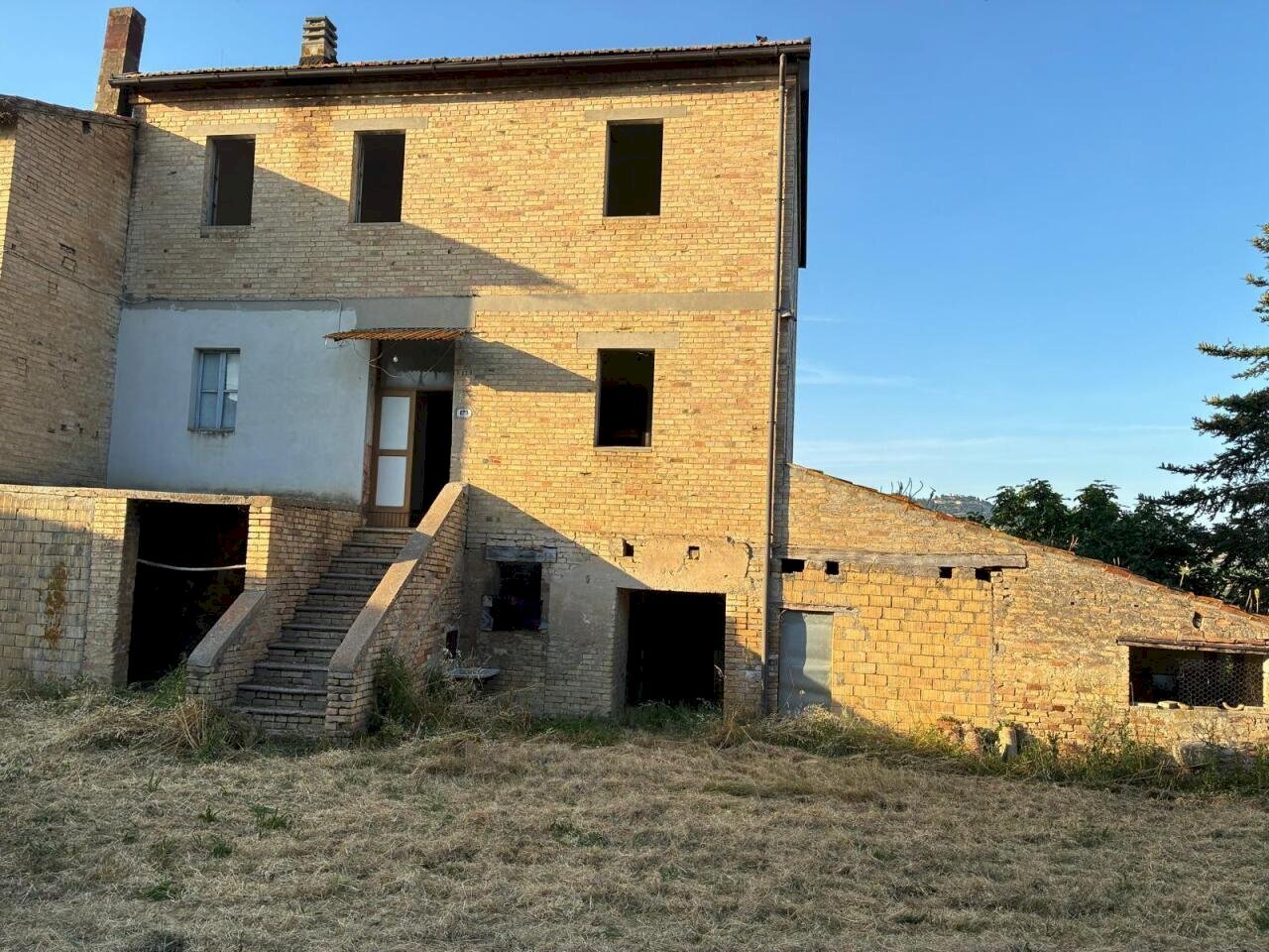 02 DI LEO IMMOBILIARE VENDE CASOLARE DA RISTRUTTUR - Casale Offida - foto 2
