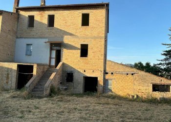 02 DI LEO IMMOBILIARE VENDE CASOLARE DA RISTRUTTUR - Casale Offida - photo 2