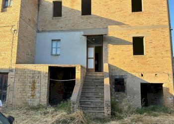 05 DI LEO IMMOBILIARE VENDE CASOLARE DA RISTRUTTUR - Casale Offida - photo 5