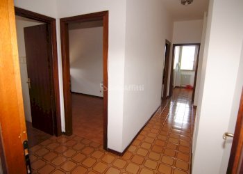 DISIMPEGNO PER ZONA NOTTE - Appartamento Livorno - foto 10