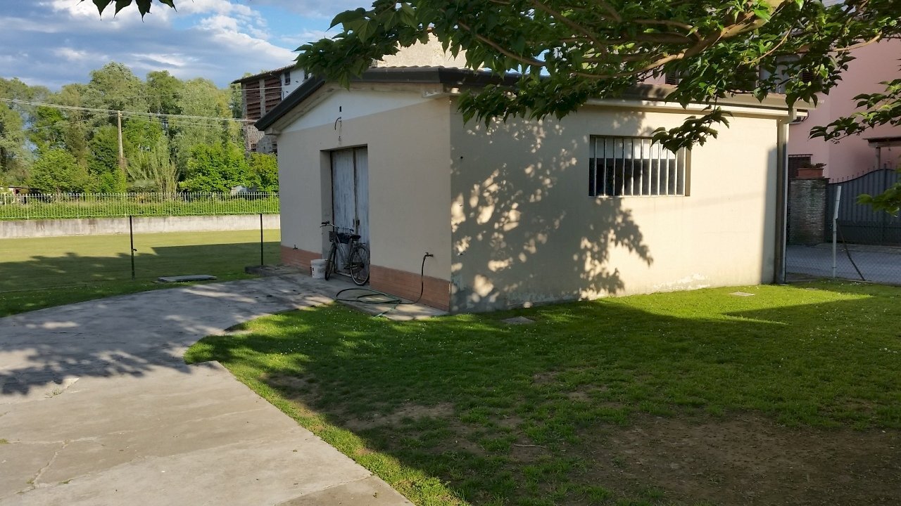 20160503_182842.jpg - Villa Via della Chiesa Diciottesima, Lucca - foto 2