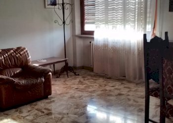 20160503_183230.jpg - Villa Via della Chiesa Diciottesima, Lucca - foto 19