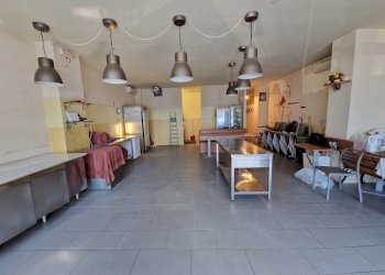 20250204_121236.jpg - Commercial Premises Viale Agostino Marti, Lucca - photo 11