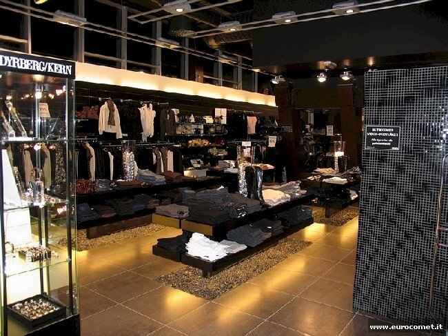 1_abbigliamento_carma_2.jpg - Abbigliamento - Intimo Via Santa Croce, Lucca - foto 3