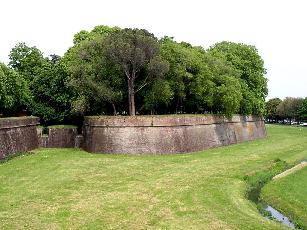 mura_lucca2.jpg - Terreno edificabile via bientina, Altopascio - foto 1