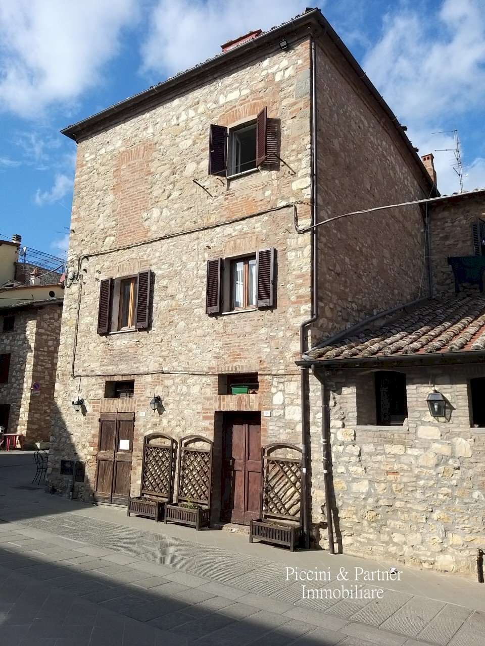 02.jpg - Four-room apartment Piazza Cesare Caporali 4, Castiglione del Lago - photo 2