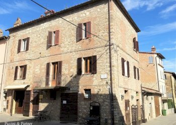 01.jpg - Four-room apartment Piazza Cesare Caporali 4, Castiglione del Lago - photo 1