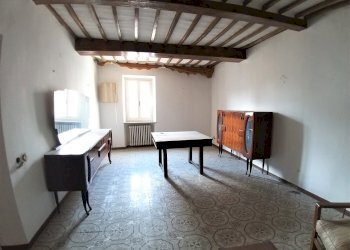 10.jpg - Four-room apartment Piazza Cesare Caporali 4, Castiglione del Lago - photo 10