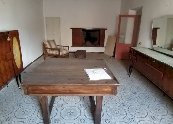 12.jpg - Four-room apartment Piazza Cesare Caporali 4, Castiglione del Lago - photo 12