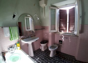 16.jpg - Four-room apartment Piazza Cesare Caporali 4, Castiglione del Lago - photo 16