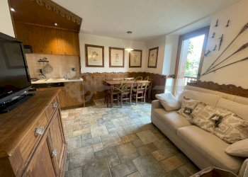 AFFITTO COURMAYEUR - SOGGIORNO CON ZONA PRANZO E A - Three-room apartment Via San Giocondo, Courmayeur - photo 2