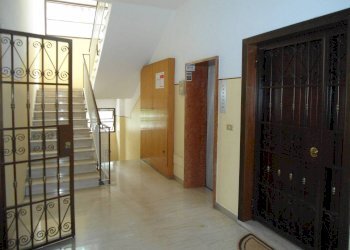 Interno palazzo - Ufficio via dei Mirtilli, Bologna (zona Murri) - foto 4